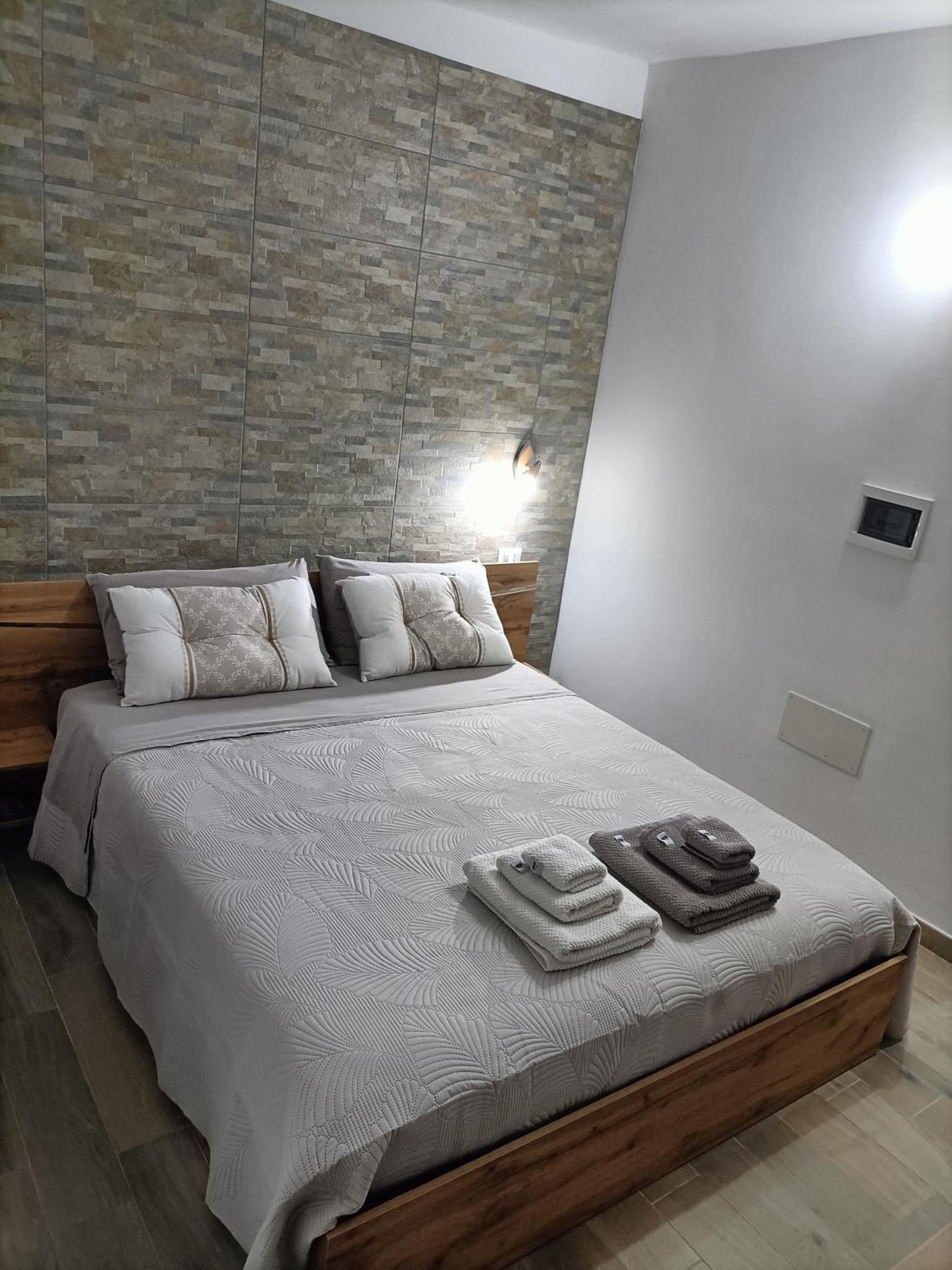Bed And Breakfast Raggio Di Sole 이글레시아스 외부 사진